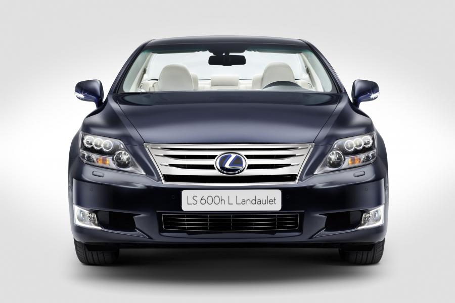  Lexus LS600h L Landaulet by Carat Duchatelet 2011 года  (фото 8 из 11)